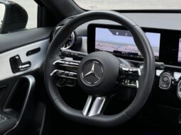 Mercedes Classe A 180d Premium AMG Night Edition pieno