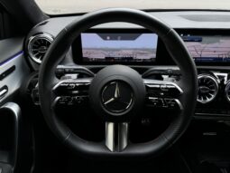 Mercedes Classe A 180d Premium AMG Night Edition pieno